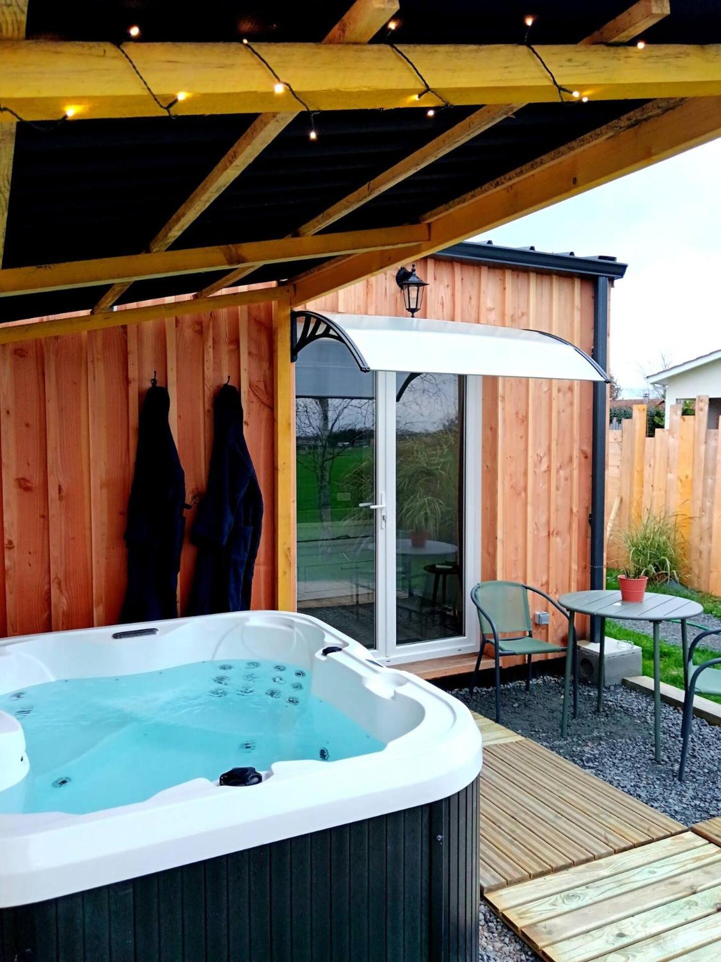 Chalet Cosy Avec Option Jacuzzi Saint-Genes-de-Fronsac Екстер'єр фото